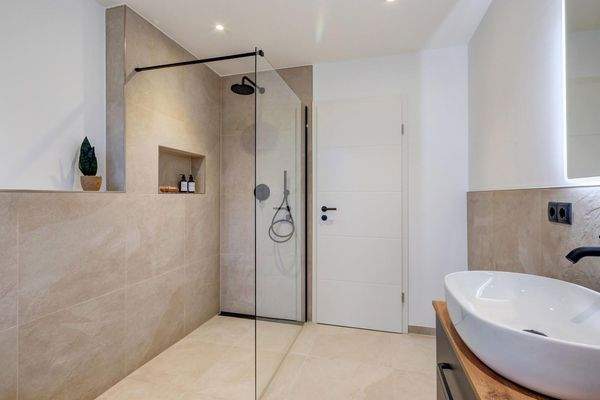 Bad mit Begehbarer Dusche