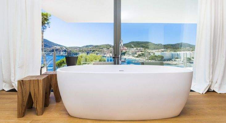 Luxusvilla zum Verkauf in der ersten Linie von Camp de Mar BHHS-BAL-0908