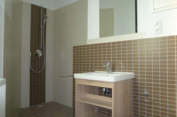 hochwertiges Duschbad