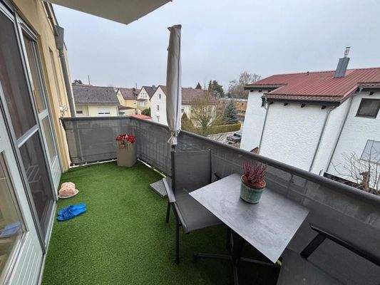 überdachter Südbalkon