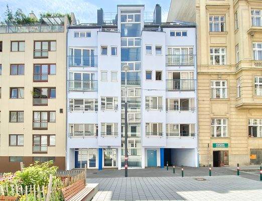 3EFC0ADA-D457-41DF-ACDA-51DA8A39E672