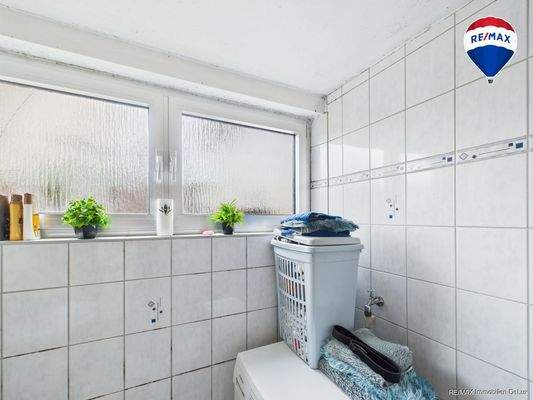 RE:MAXImmobilienDeLuxRodenBad