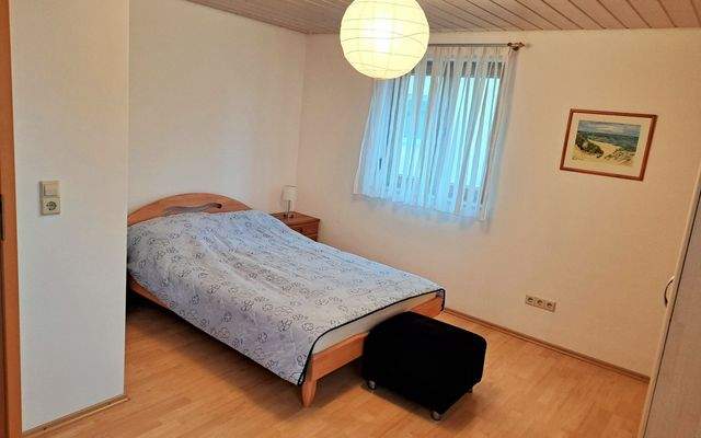 Schlafzimmer (9).jpg