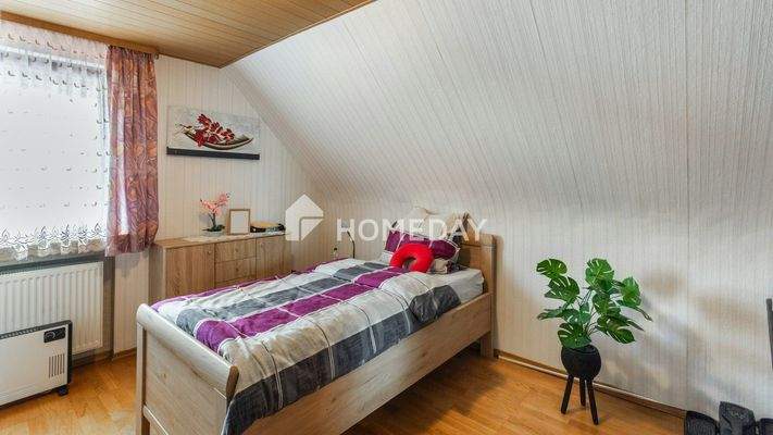 1. OG Schlafzimmer 1