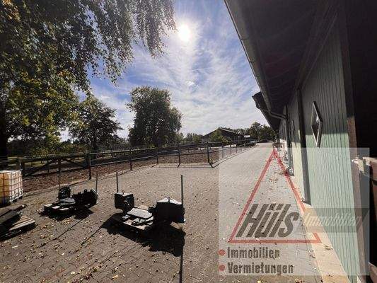 Rückwärtiger Boxenbereich