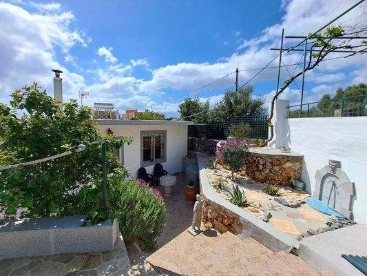 MIT VIDEO: Charmanter, renovierter Bungalow zum Verkauf in Drapanos, Apokoronas