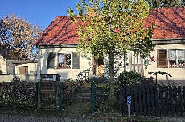 Schönes Zimmer im WG-Haus mit Garten