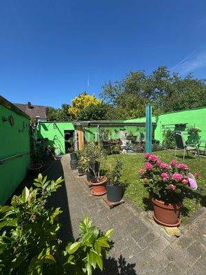 Garten mit Überdachung