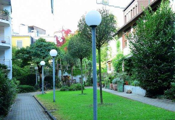 Wunderschön angelegter und ruhiger Innenhof