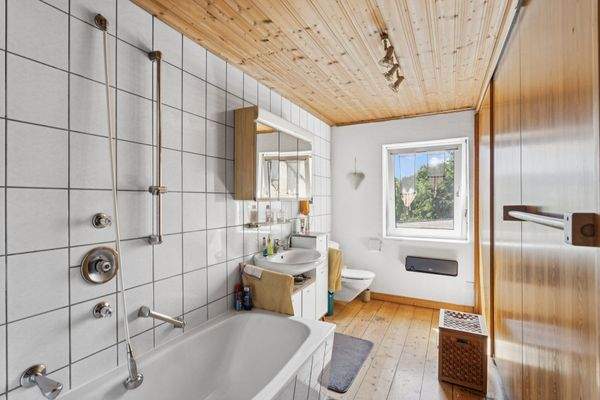 Badezimmer mit Wanne