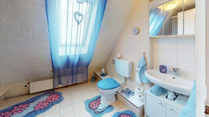 Badezimmer im Obergeschos
