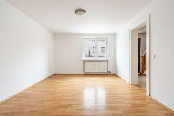 Wohnzimmer - EG - leergeräumt