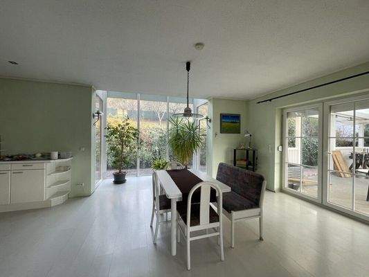 offener Küchen- und Essbereich