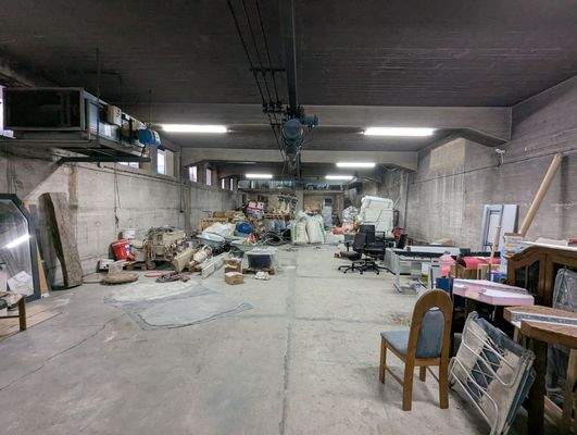 Halle - Keller 1.jpg