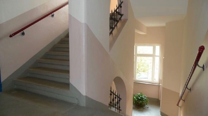 Helles und grosszügiges Treppenhaus