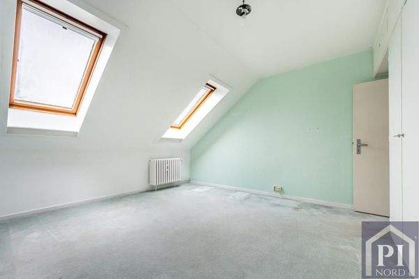 (Eltern-)Schlafzimmer mit Einbauschränken