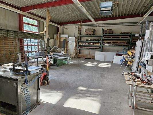 eine Produktionshalle