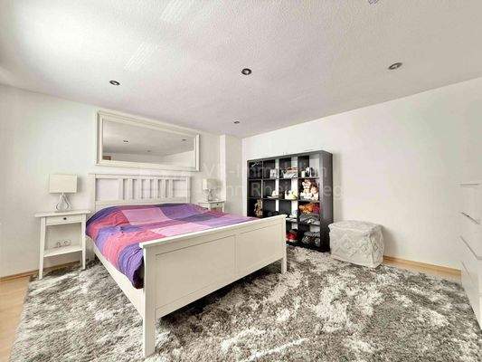 Schlafzimmer OG vorderes Haus