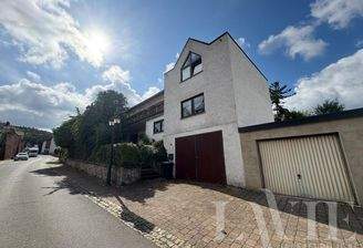 Frontansicht mit Garage