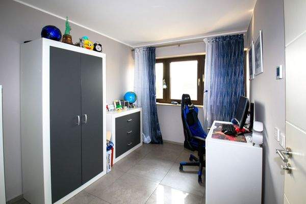 Neuhofen-Fröbelstr. - 16