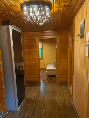 26 Gästehaus Flur.png