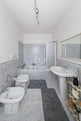 Badezimmer Schlafzimmer 1