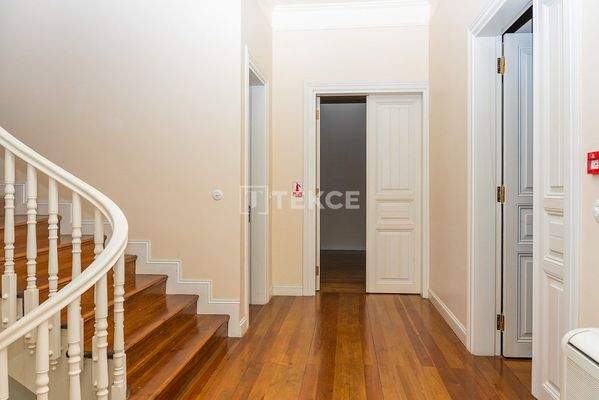 House with Detached Garden Close to Caddebostan Coast in Kadıköy