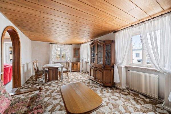 Wohnzimmer mit Essbereich 