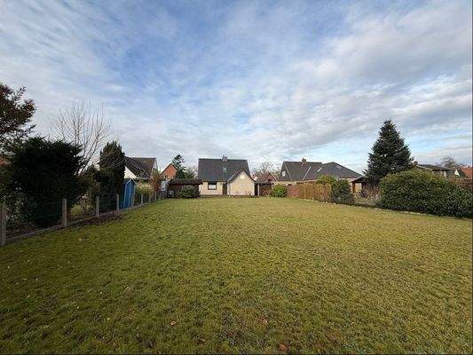 Blick vom Garten zum Haus