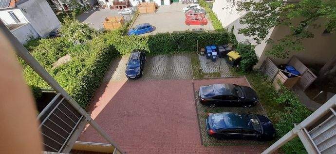 Hof mit Einstellflächen