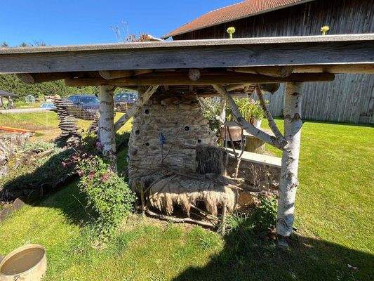 Gemütliche Gartenbank am Backofen.JPG