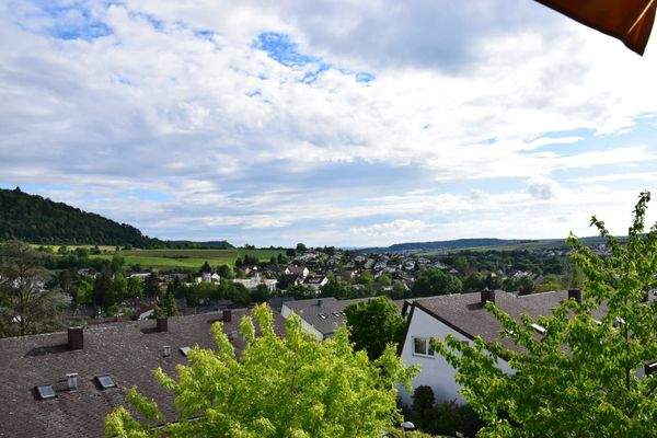 Blick vom Balkon ins Grüne 1.jpg