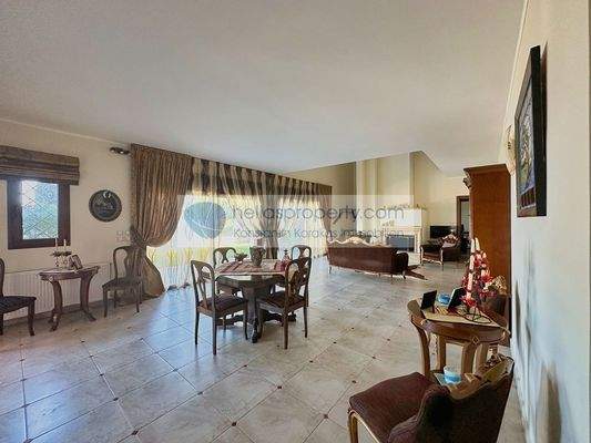 21b136dd9a5a44f497cea394096668ae-original