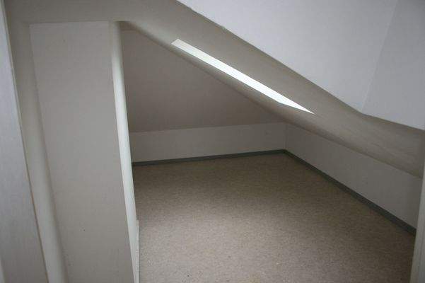 Abstellraum ohne Türen.JPG