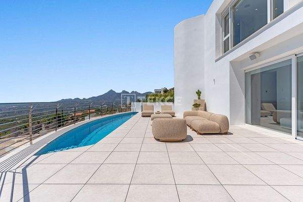 5-Bedroom Villa with Sea Views in Altea Alicante