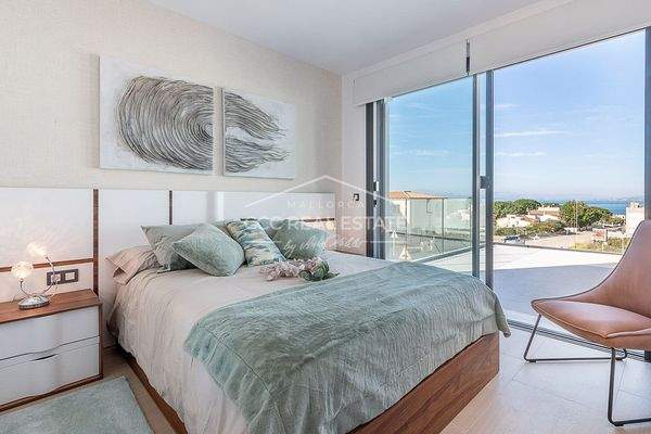 Schlafzimmer mit Balkon (L-GANCE)