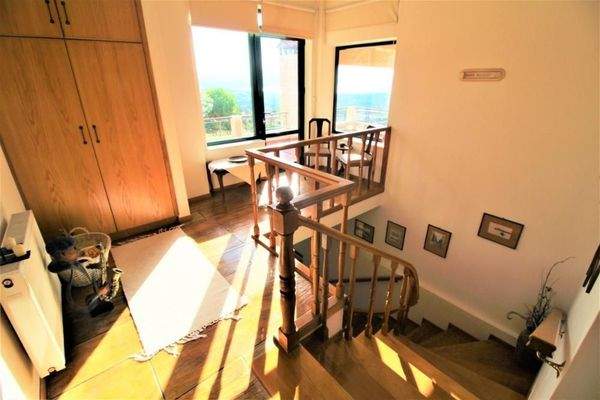 Luxuriöse Villa mit atemberaubendem Panoramablick