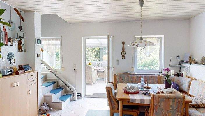 EG- Esszimmer mit Zugang zum Wintergarten