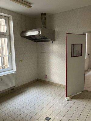 Küche mit Dunstabzug