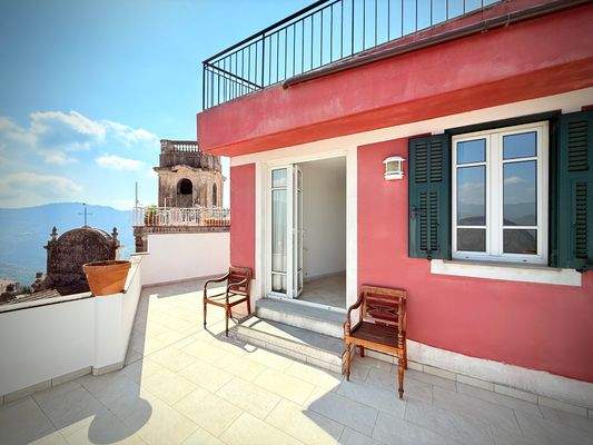 PE1005_27_TERRA ITALIA IMMOBILIEN_REAL ESTATE_PERI