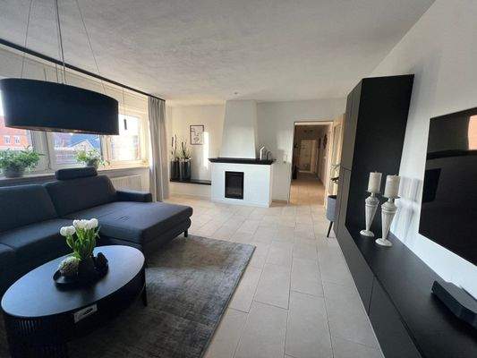 Wohnzimmer mit Kamin