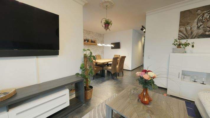 Wohnzimmer Blick zum Esszimmer