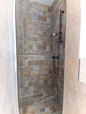 OG: Tageslichtbad Dusche