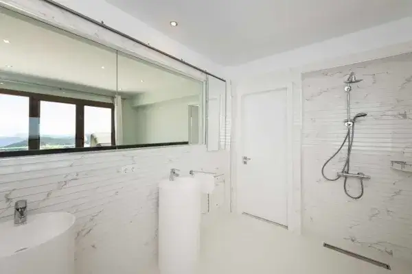 Luxury-Villas-Lefkada-the-white-house-Badezimmer2.