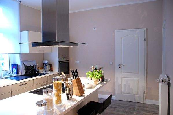 OG Küche mit Durchgang zur 25m² Balkonterrasse