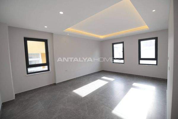 Flats in a Complex with Communal Pool in Alanya