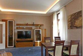 Wohnzimmer, Schrankwand und TV