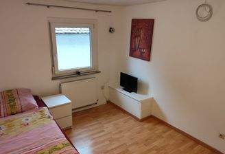 Zimmer 5 WG Zimmer mieten Zeitwohnen Stuttgart bei urbanbnb 3.jpg