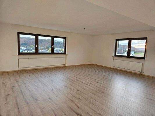 ein XL-Wohn-Esszimmer erwartet Sie