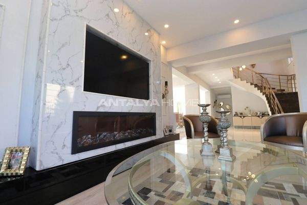 Elegant House with Private Pool in Antalya Yesilbayır